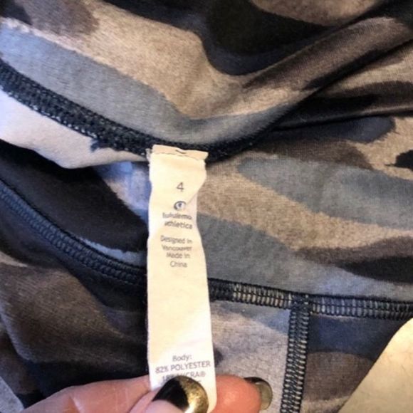 Lululemon. WUC - Picture 2 of 5